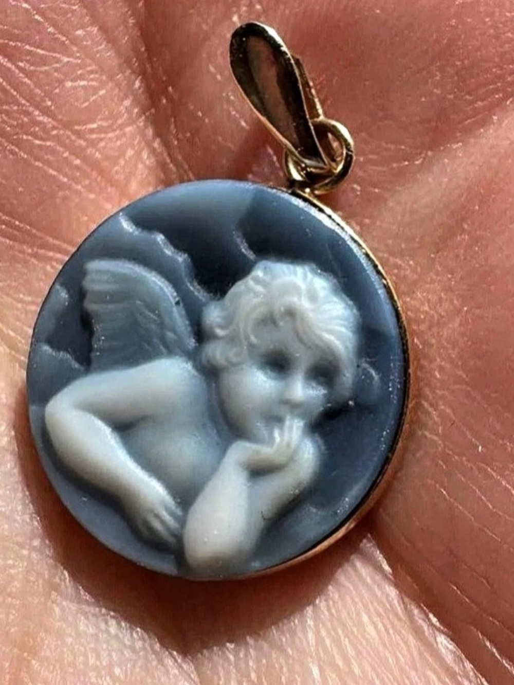 10k Vintage Cherub Cameo Pendant Blue & White